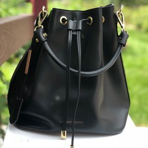 ITALIAN LEATHER LARGE BLACK BUCKET BAG
